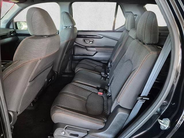 Used 2025 Honda Pilot Sport image 19