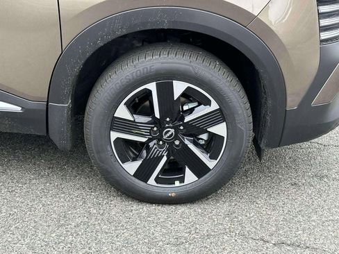 New 2026 Nissan Kicks SV w/ SV Premium Package image 7