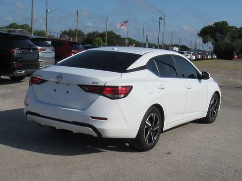 Used 2024 Nissan Sentra SV FWD image 3