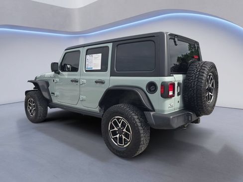 Used 2023 Jeep Wrangler Unlimited Sport AWD/4WD image 3