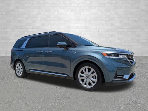 Used 2022 Kia Carnival SX FWD image 1