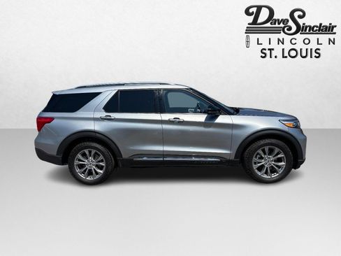 Used 2022 Ford Explorer Limited w/ Equipment Group 301A AWD/4WD image 2