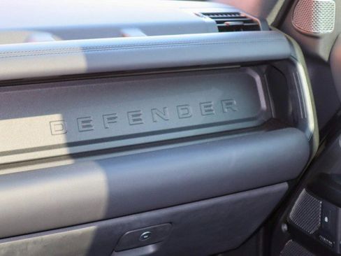 Used 2023 Land Rover Defender 90 V8 image 18