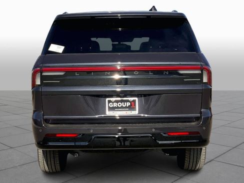 New 2025 Lincoln Navigator Reserve w/ Jet Appearance Package image 4