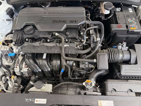 Used 2025 Hyundai Elantra SEL FWD image 31