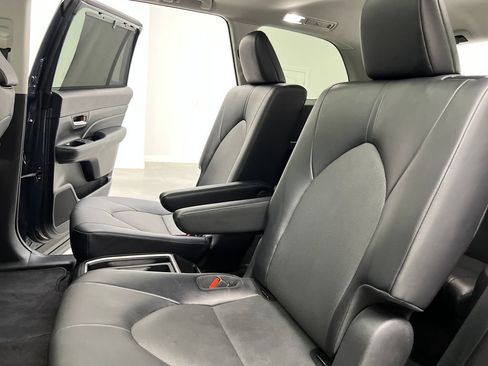 Used 2025 Toyota Grand Highlander FWD image 16
