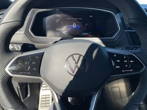 New 2024 Volkswagen Tiguan SE R-Line image 12