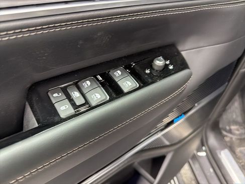 New 2026 Jeep Grand Wagoneer Summit image 25