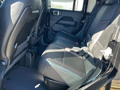 New 2025 Jeep Gladiator Rubicon w/ Convenience Group image 22