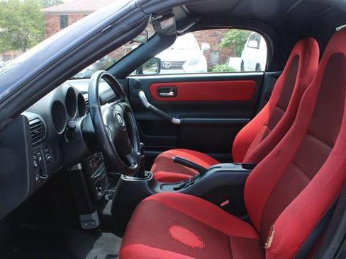 Used 2001 Toyota MR2 RWD image 11