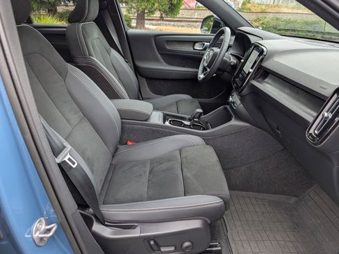 Used 2023 Volvo XC40 Recharge Ultimate w/ Protection Package Premier AWD/4WD image 17