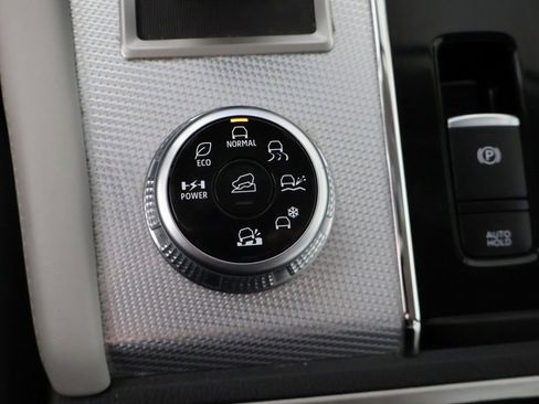 Used 2023 Mitsubishi Outlander SEL AWD/4WD image 60