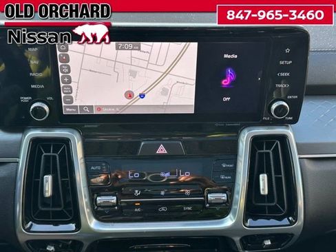 Used 2023 Kia Sorento SX image 17