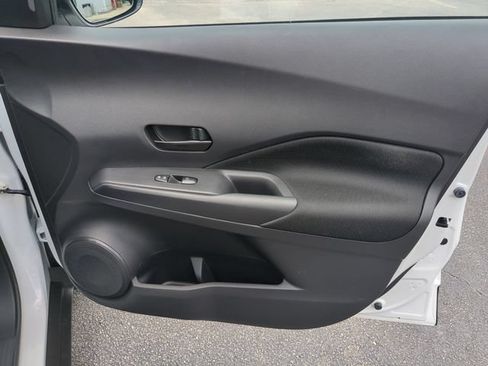 Certified 2025 Nissan Kicks Play S FWD image 31