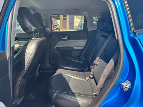 Used 2022 Jeep Compass Limited AWD/4WD image 13