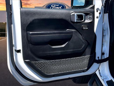 Used 2021 Jeep Wrangler Unlimited Sport AWD/4WD image 23