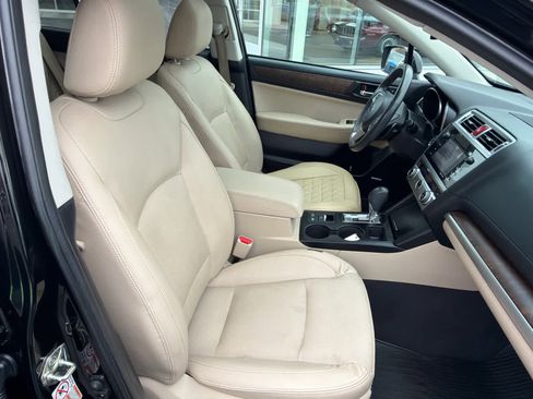 Used 2017 Subaru Outback 2.5i Limited image 12