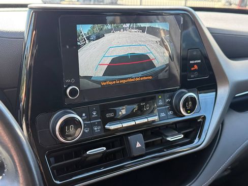 Used 2023 Toyota Highlander LE FWD image 42