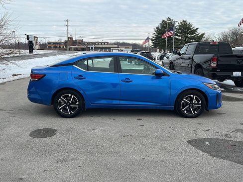 Used 2025 Nissan Sentra SV image 7