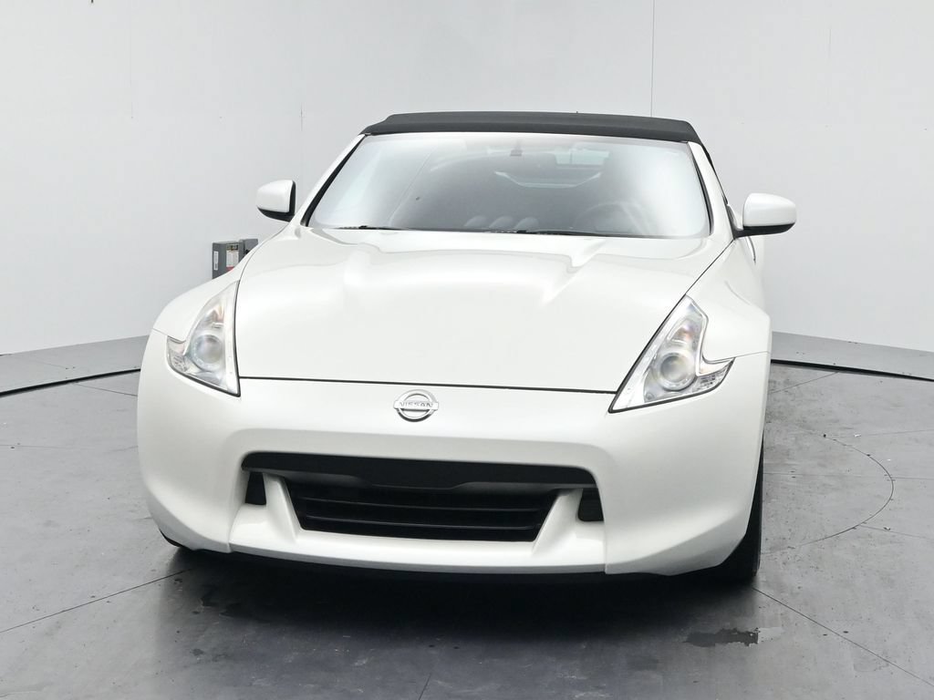 Used 2010 Nissan 370Z Touring RWD image 17