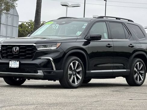 Used 2025 Honda Pilot Touring image 8