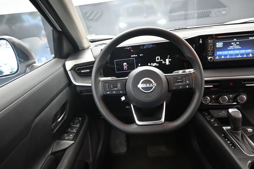 Used 2025 Nissan Kicks S AWD/4WD image 29