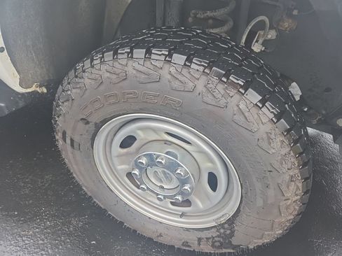 Used 2016 Ford F250 XL w/ Power Equipment Group AWD/4WD image 6