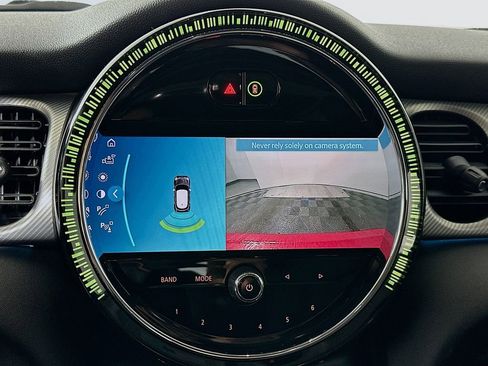 Used 2022 MINI Cooper 4-Door Hardtop image 13