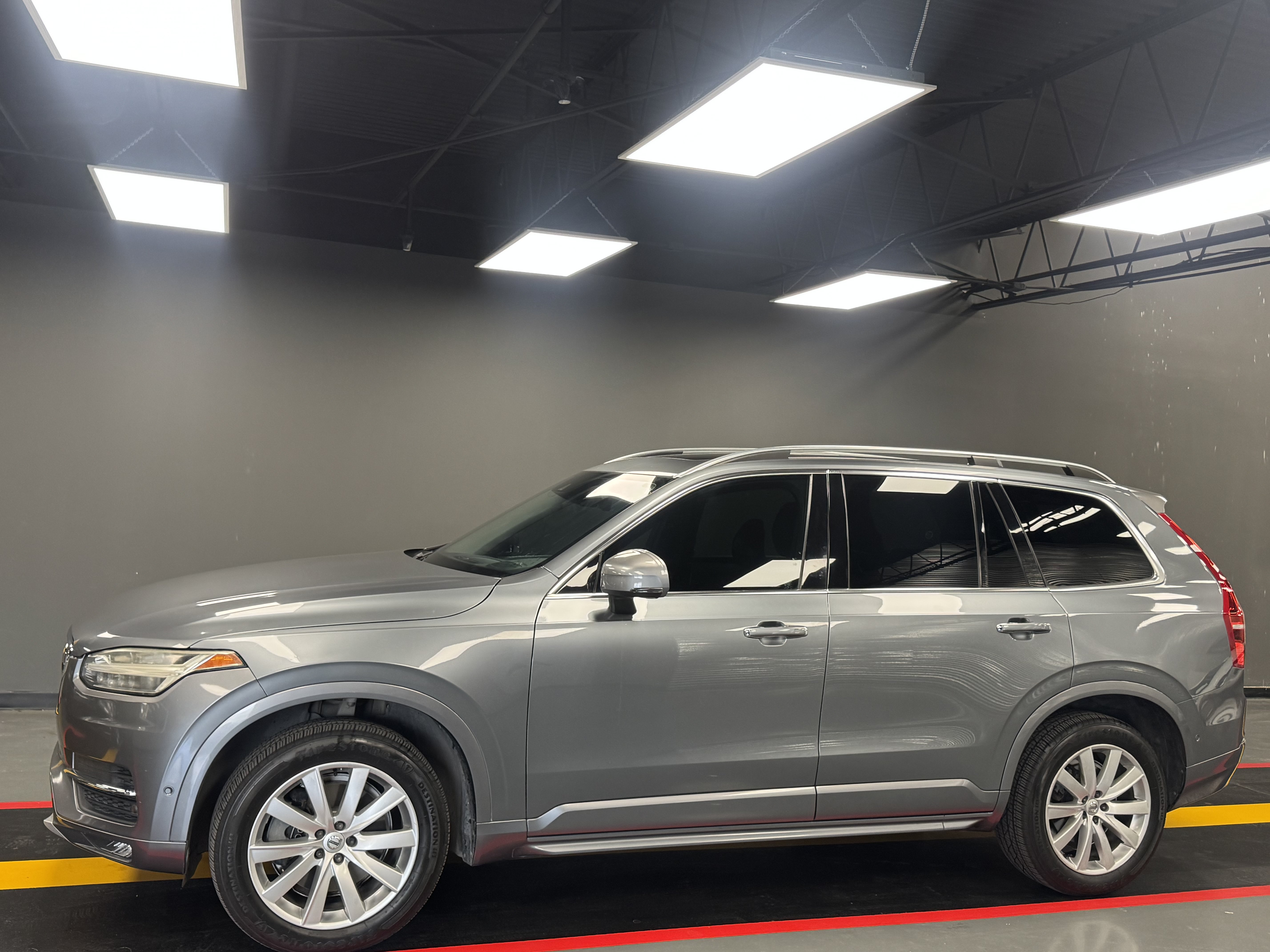Used 2017 Volvo XC90 T6 Momentum w/ Vision Package AWD/4WD image 2