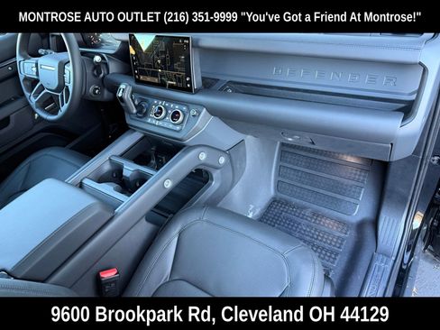 New 2025 Land Rover Defender 110 X-Dynamic SE image 16