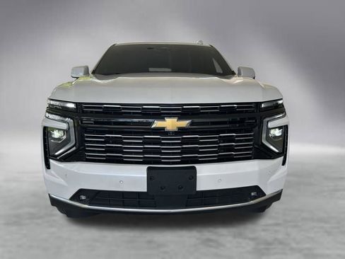Used 2025 Chevrolet Tahoe High Country AWD/4WD image 15