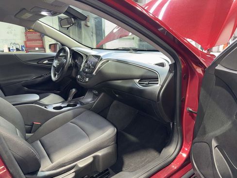 Used 2019 Chevrolet Malibu RS FWD image 26
