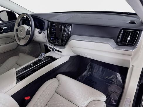 Used 2025 Volvo XC60 T8 Ultra w/ Protection Package Premier image 31