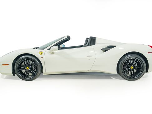 Used 2018 Ferrari 488 Spider RWD image 15