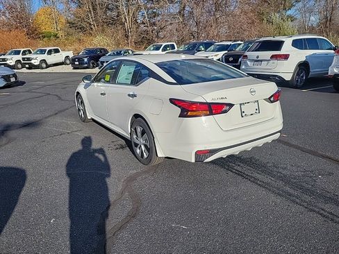 Certified 2025 Nissan Altima 2.5 S image 3