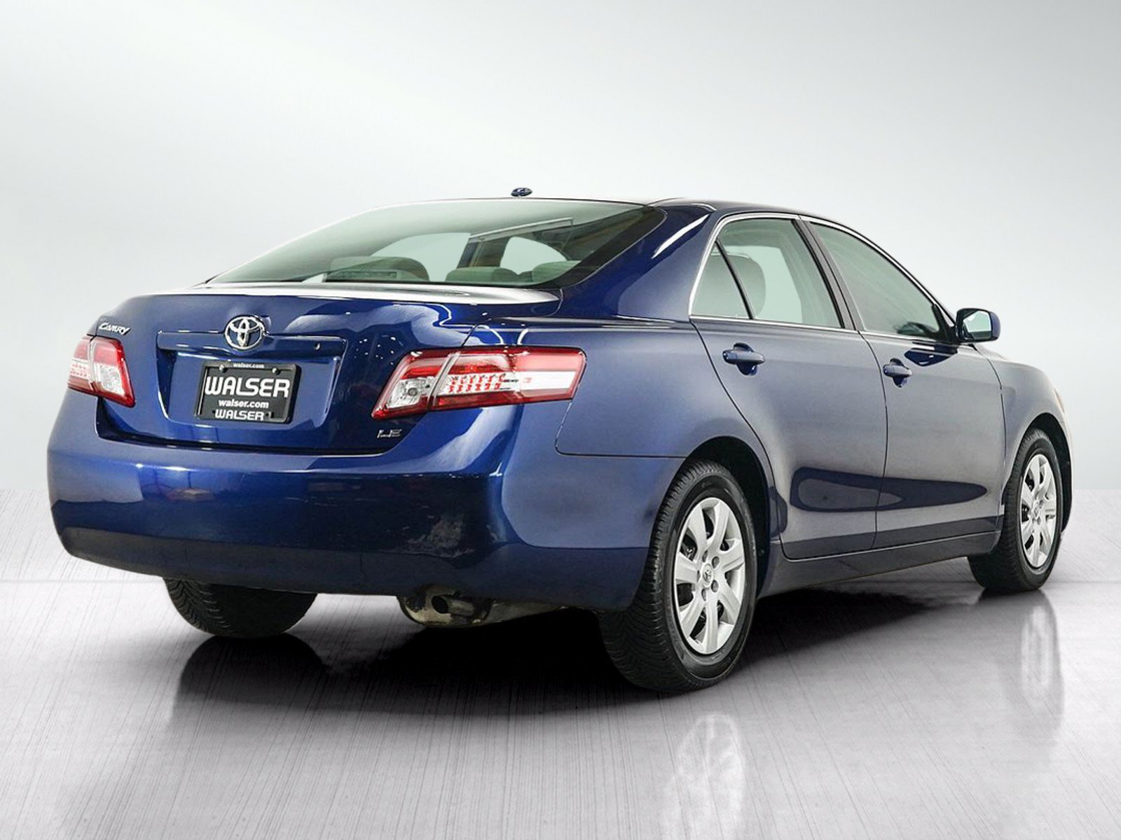 Used 2011 Toyota Camry LE FWD image 5