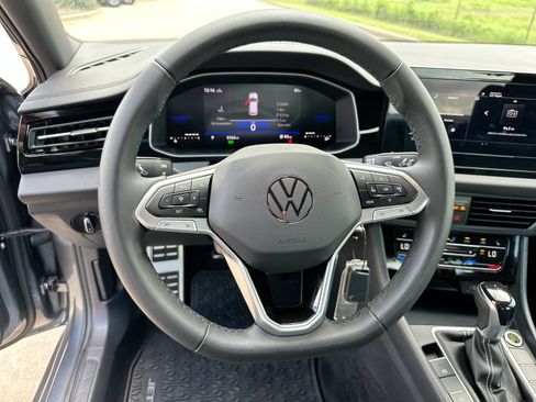 Used 2025 Volkswagen Jetta Sport FWD image 14