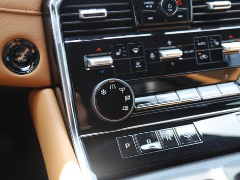 New 2025 Nissan Armada SL w/ Convenience Package image 31