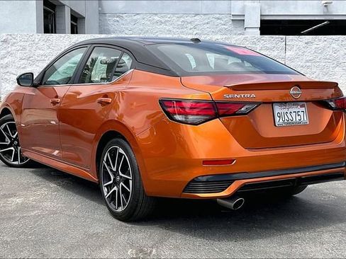 Certified 2025 Nissan Sentra SR FWD image 10
