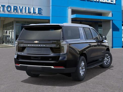 New 2026 Chevrolet Suburban LT image 4