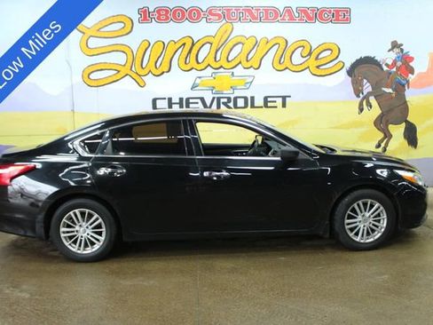 Used 2017 Nissan Altima 2.5 image 1