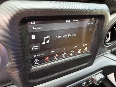 Used 2022 Jeep Wrangler Unlimited Sport image 34