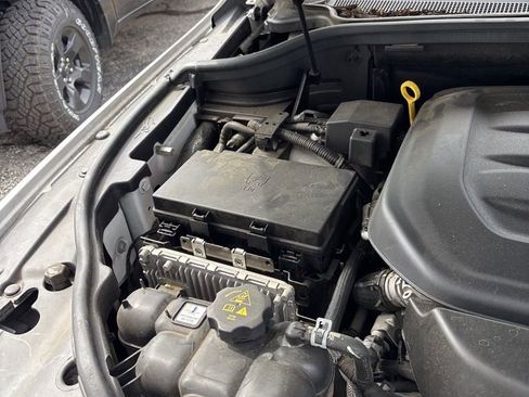 Used 2018 Jeep Grand Cherokee Limited image 14