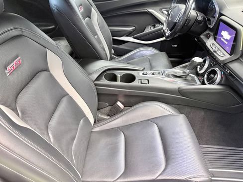 Used 2020 Chevrolet Camaro SS RWD image 12
