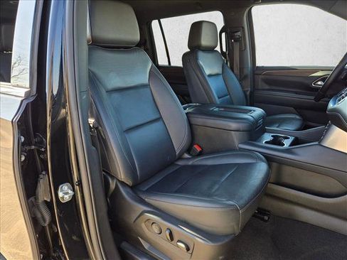 Used 2024 Chevrolet Suburban LT image 23