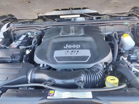 Used 2012 Jeep Wrangler Unlimited Sahara w/ Dual Top Group image 43