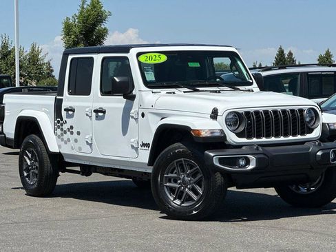 New 2025 Jeep Gladiator Sport image 2