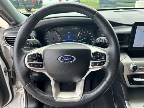 Certified 2022 Ford Explorer XLT w/ Equipment Group 202A AWD/4WD image 11