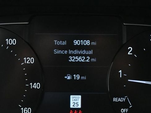 Used 2021 BMW 330i xDrive 330i xDrive w/ M Sport Package image 26