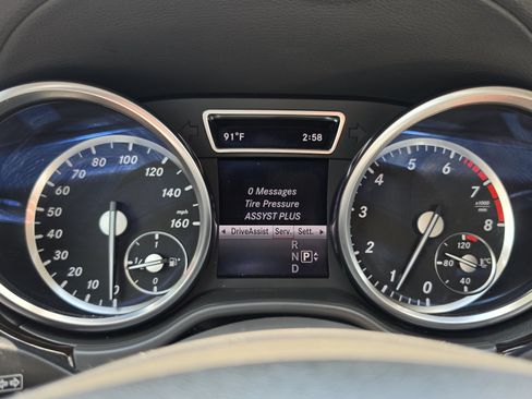 Used 2015 Mercedes-Benz GL 450 4MATIC w/ Appearance Package image 43